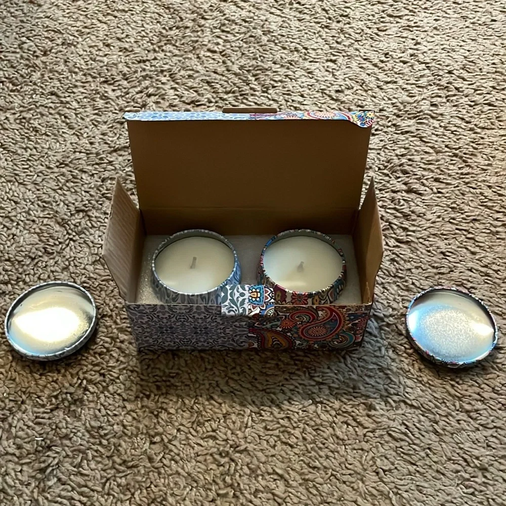 Agol Pack of 2 Scented Candles (2.5oz) - Picture 2 of 5